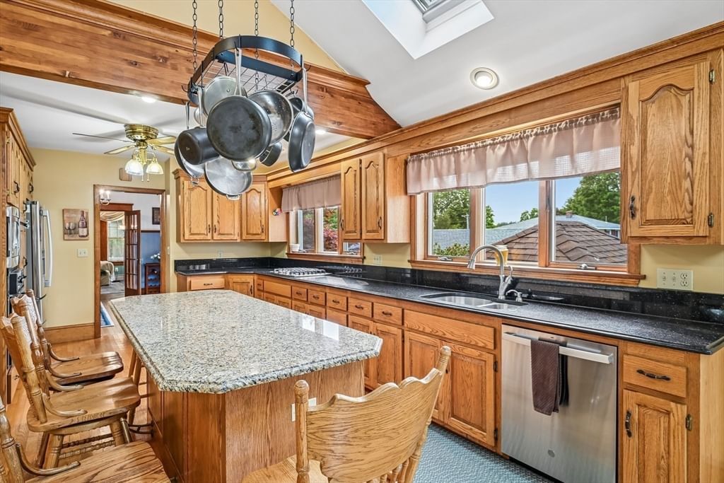 615 Mammoth Rd Dracut — Photo 13 of 40