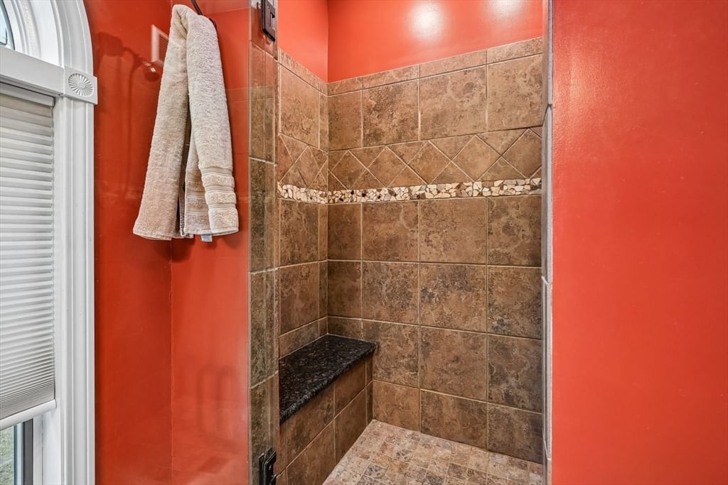 615 Mammoth Rd Dracut — Photo 17 of 40
