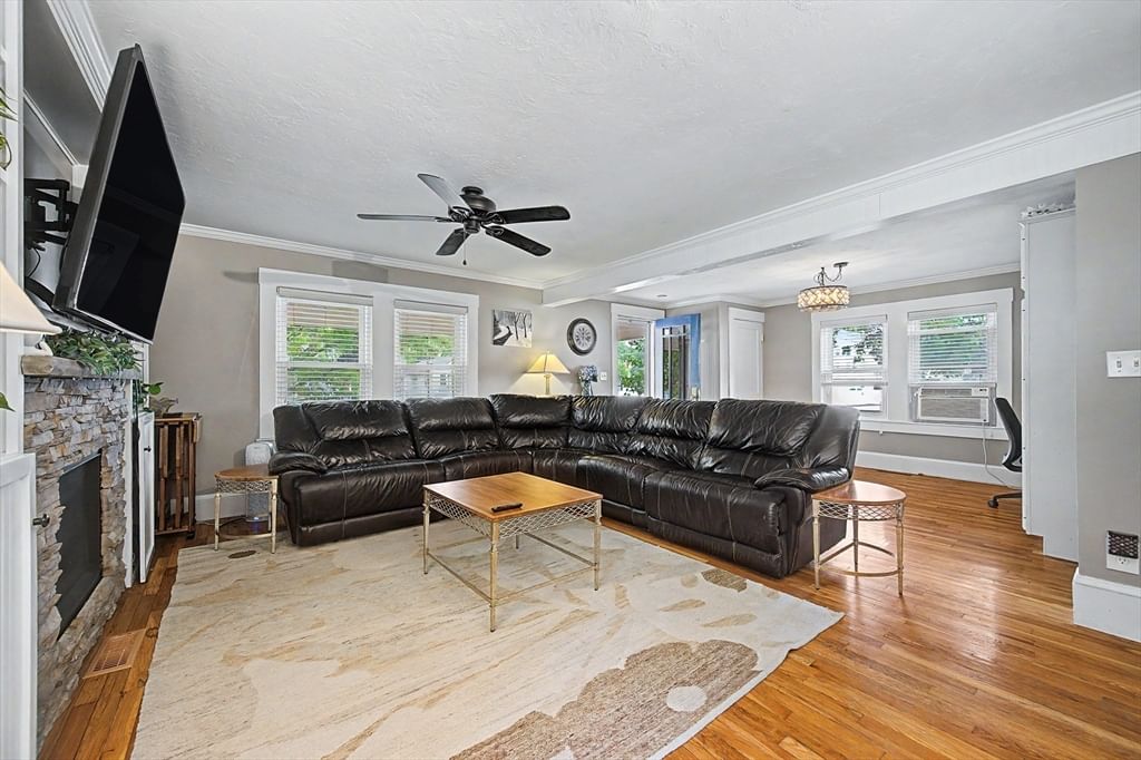 26 W Leonard St Foxboro — Photo 12 of 32