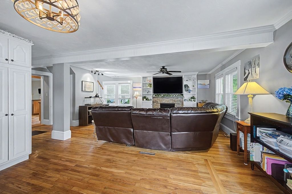 26 W Leonard St Foxboro — Photo 13 of 32