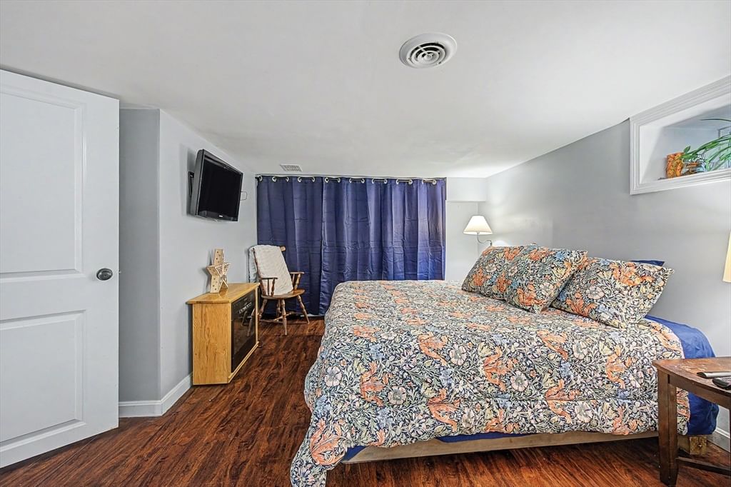 26 W Leonard St Foxboro — Photo 25 of 32