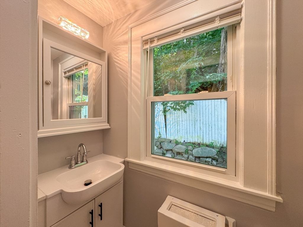 185 Leyfred Ter Springfield — Photo 29 of 35