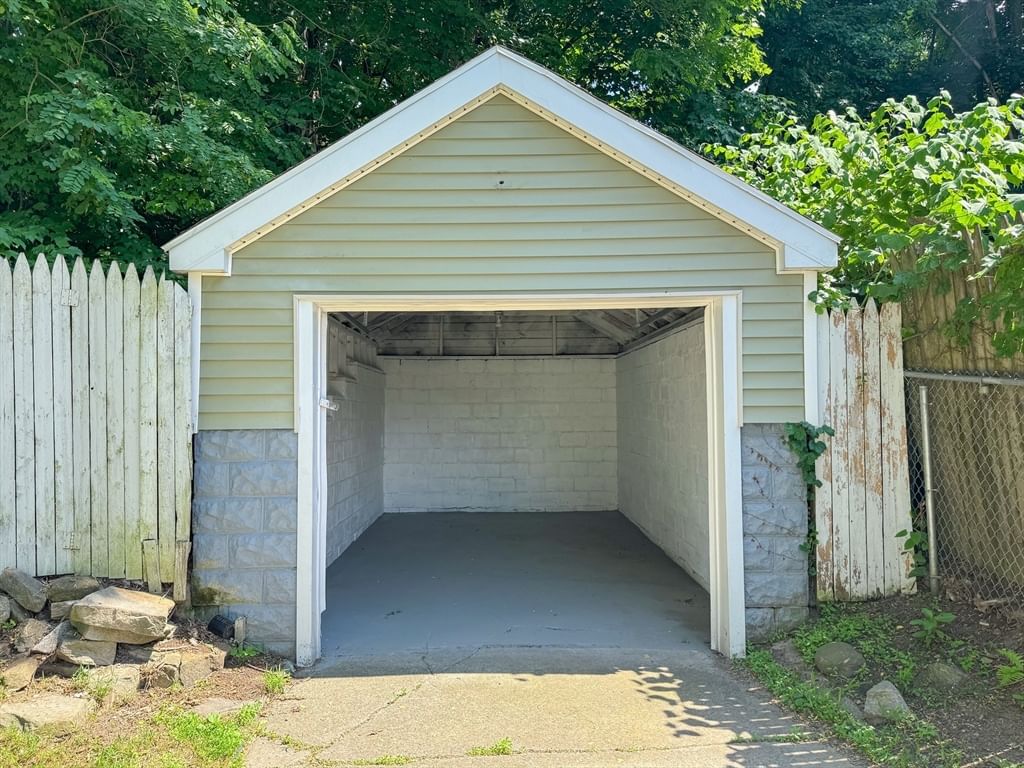 185 Leyfred Ter Springfield — Photo 31 of 35