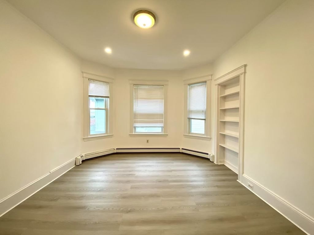 20 Howard St #2, Waltham, MA, 20 Howard St #2, Waltham, MA Photo #3