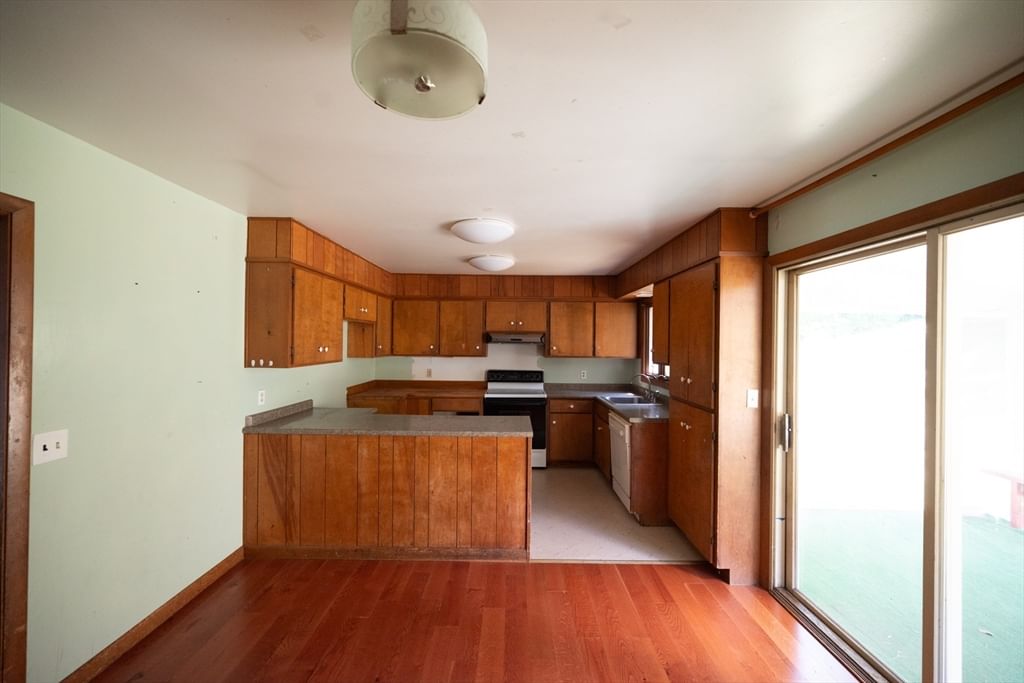 13 Church St, Erving, MA 01344 photo 2