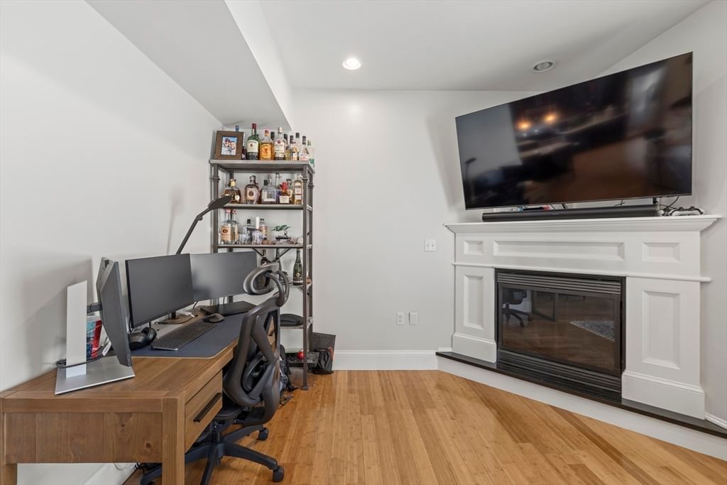 101 Old Harbor St #3, Boston, MA Photo #4