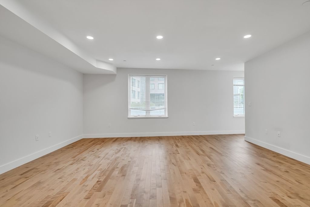 50 Hichborn St #308 Boston — Photo 11 of 31