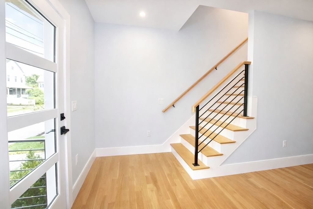 316 School St #1 Waltham — Photo 11 of 35