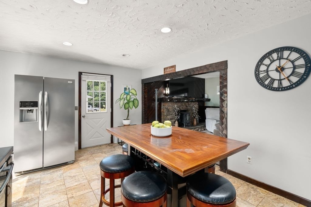 375 Middle Rd, Acushnet, MA, 375 Middle Rd, Acushnet, MA Photo #11