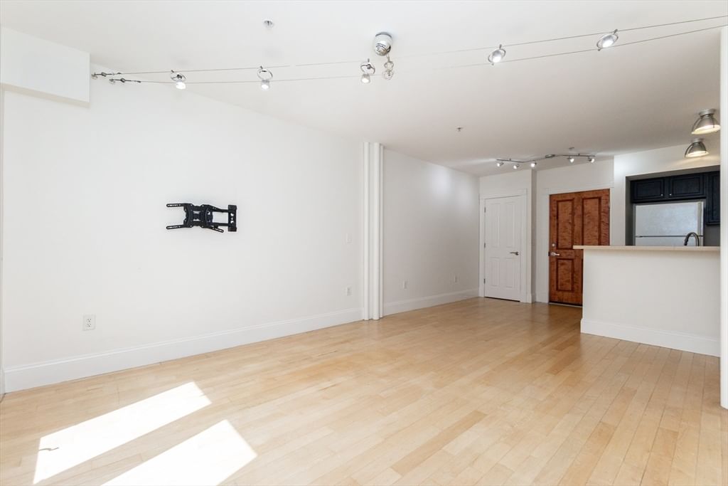 45 W Broadway #208 Boston — Photo 11 of 24