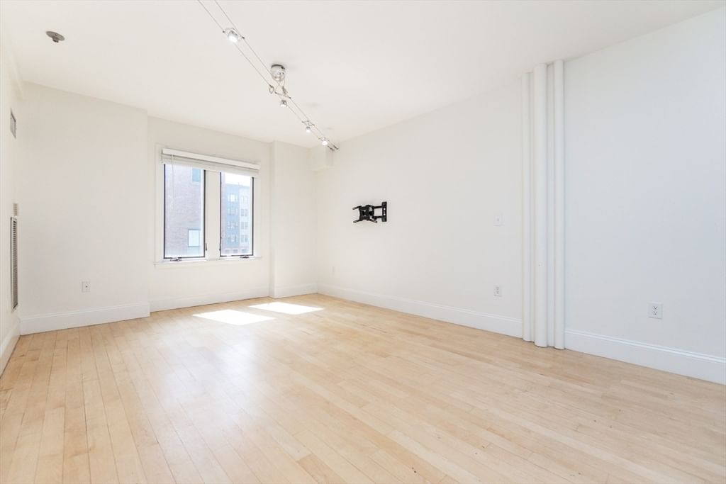 45 W Broadway #208 Boston — Photo 12 of 24