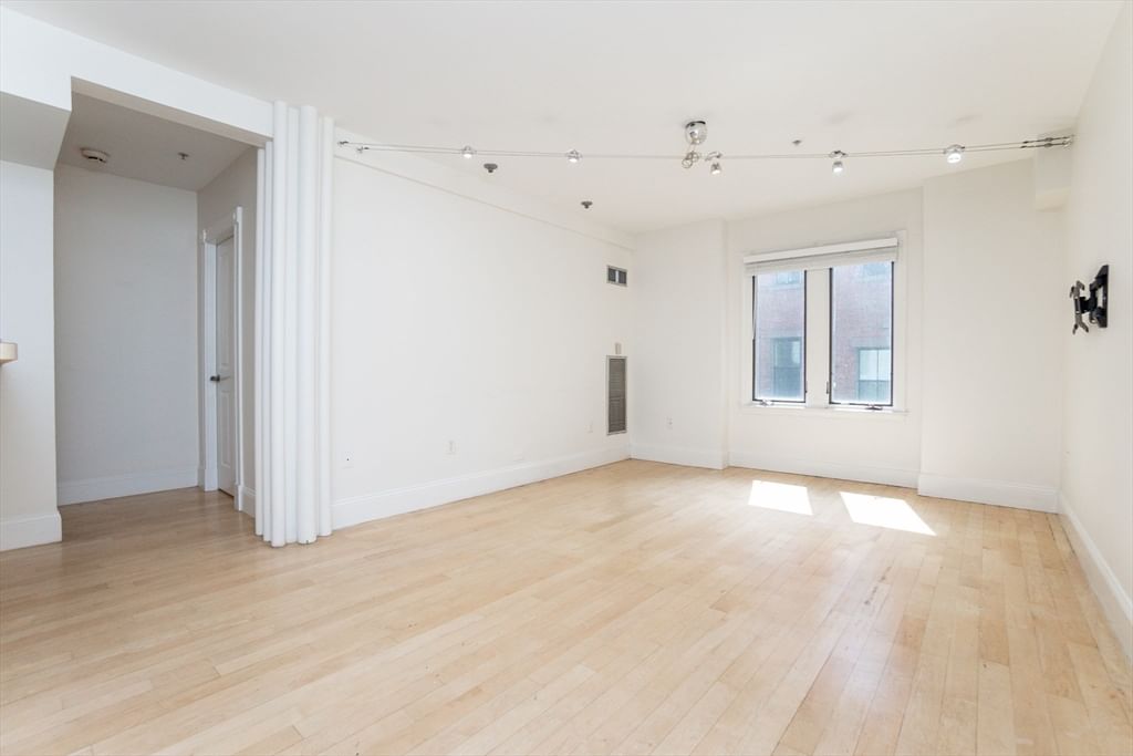 45 W Broadway #208 Boston — Photo 13 of 24