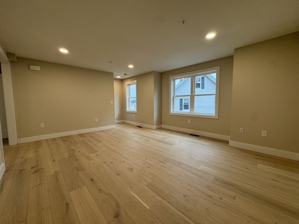 562 Gorham Street #02 Lowell — Photo 11 of 30