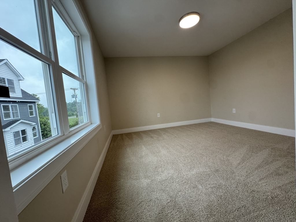 562 Gorham Street #02 Lowell — Photo 17 of 30