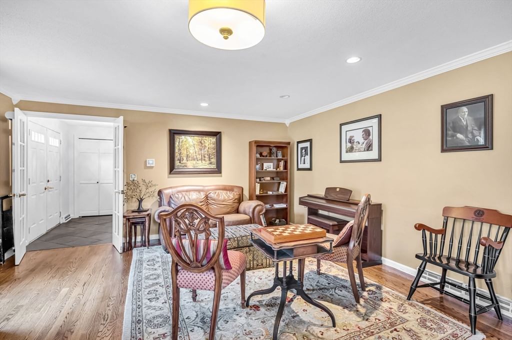 115 Williamsburg Dr, Longmeadow, MA Photo #4