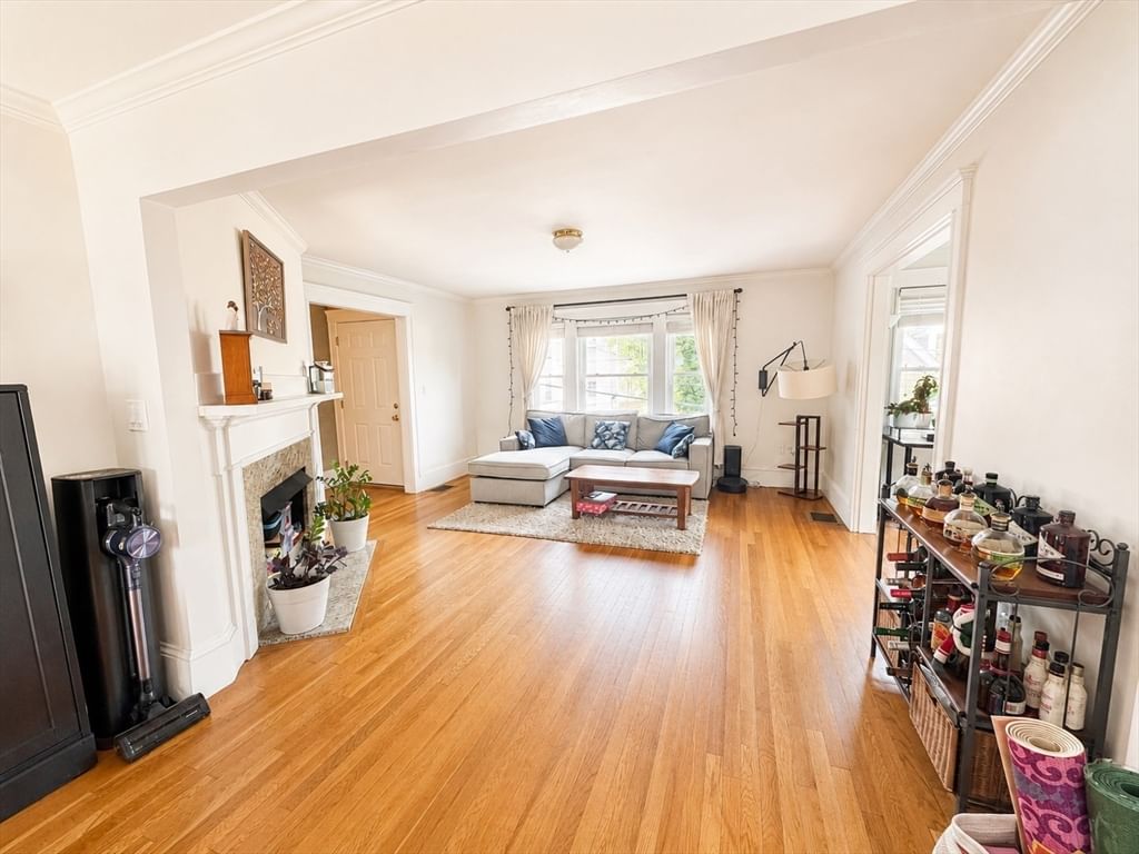 Photo of 107 Charlesbank Rd, Newton, MA