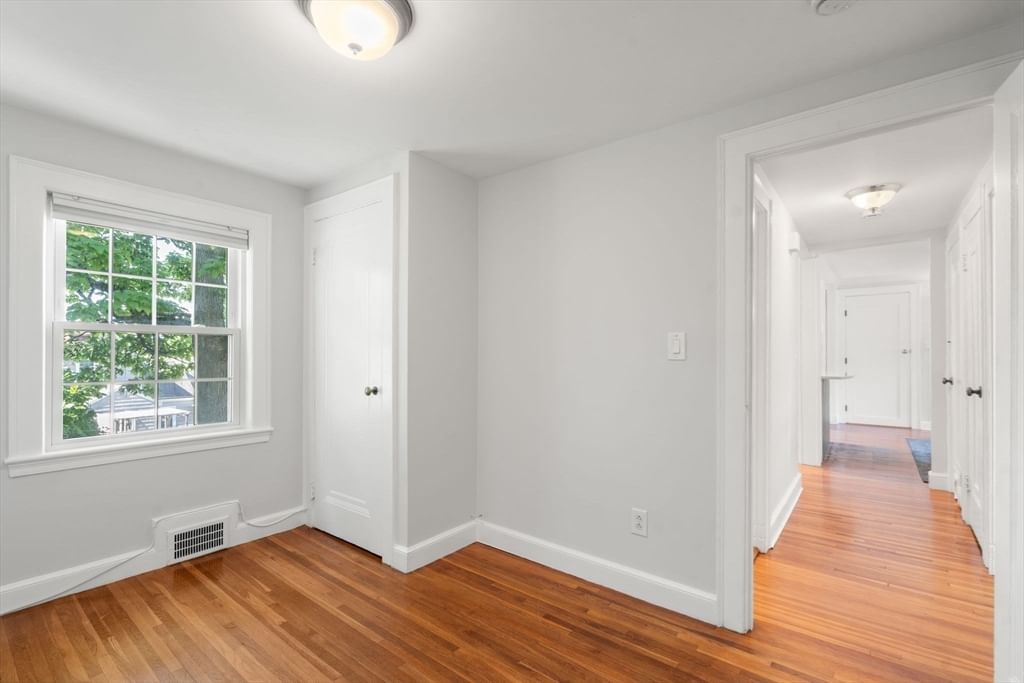 32 Grosvenor Rd Waltham — Photo 14 of 39