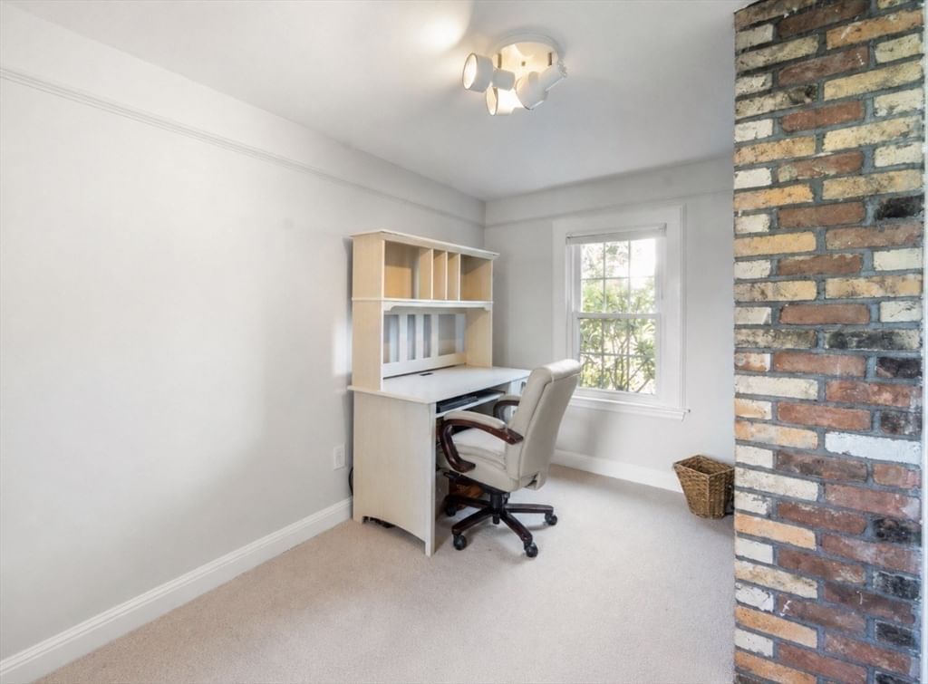 32 Grosvenor Rd Waltham — Photo 16 of 39
