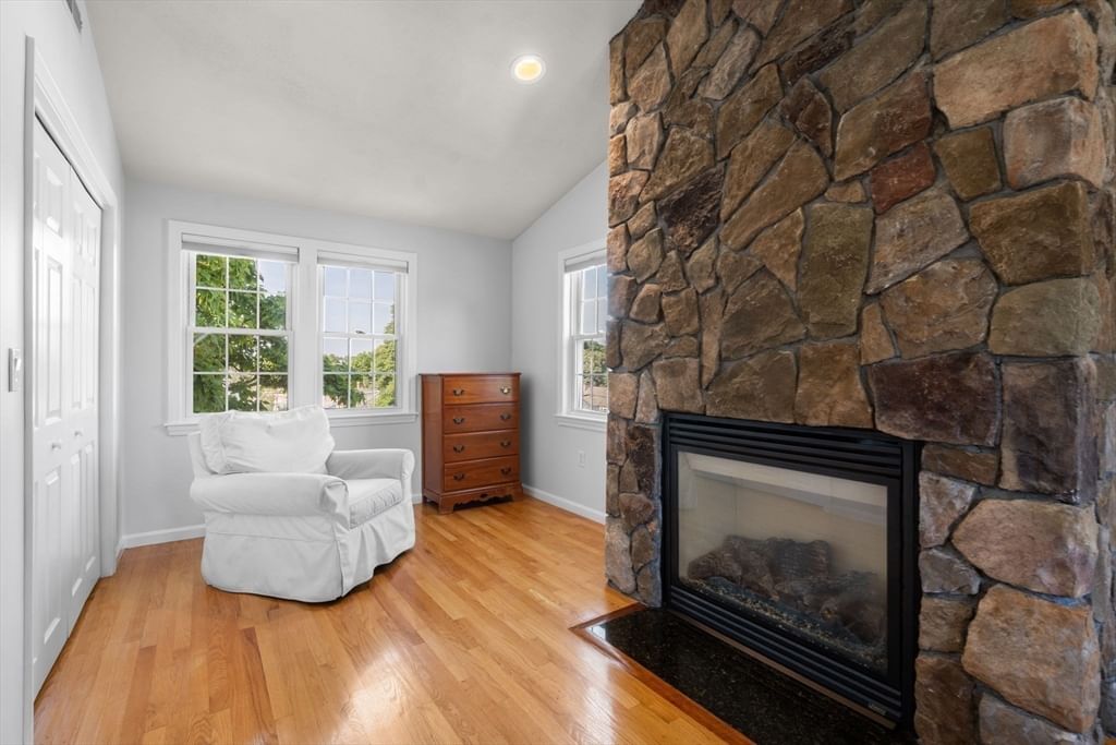 32 Grosvenor Rd Waltham — Photo 19 of 39