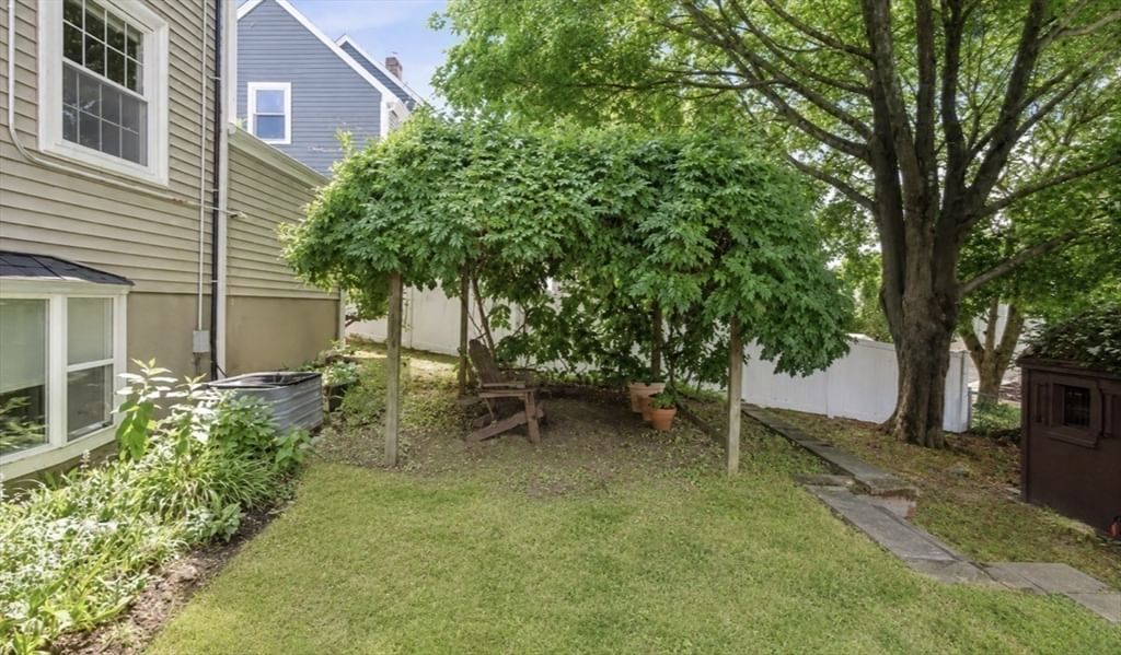 32 Grosvenor Rd Waltham — Photo 33 of 39