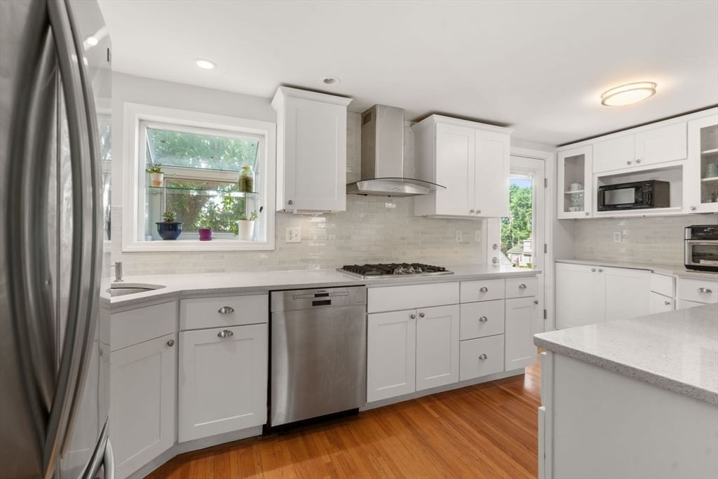 32 Grosvenor Rd Waltham — Photo 7 of 39