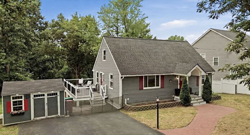 Property at 1582 Varnum Ave, Lowell, MA 01854