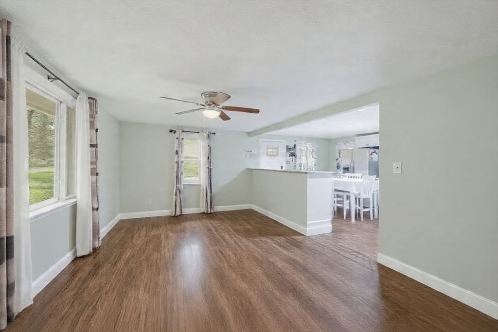 1582 Varnum Ave Lowell — Photo 17 of 42
