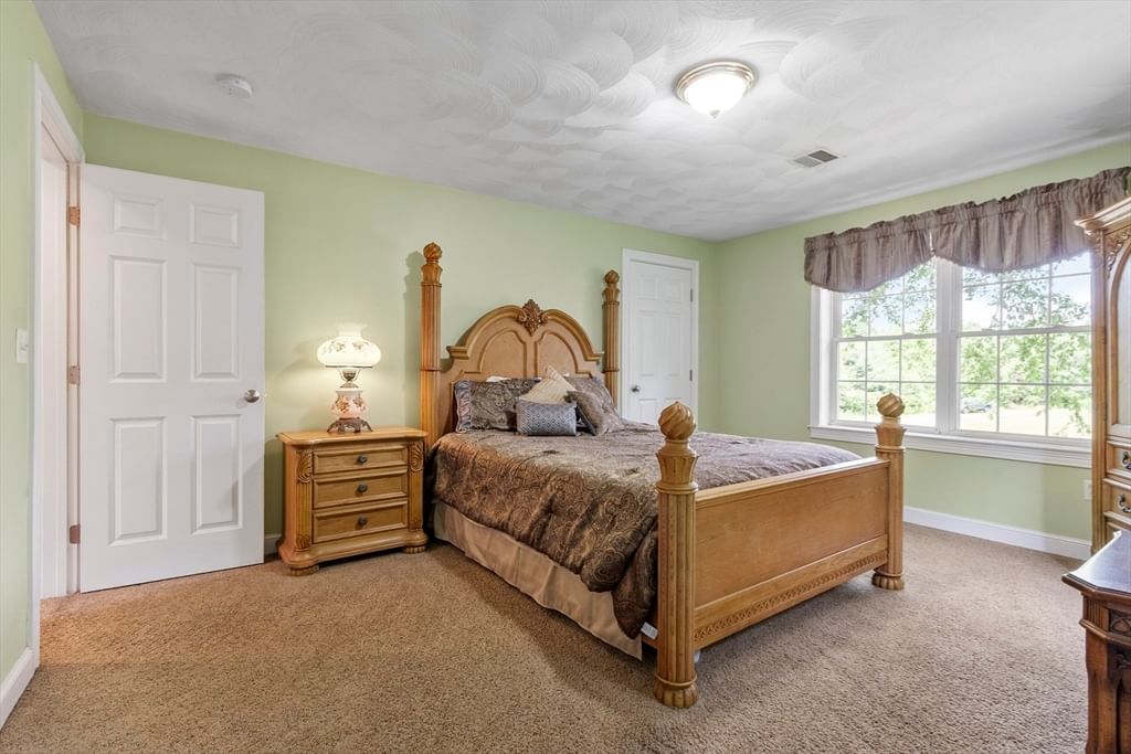 18 Lawrence St, Pepperell, MA Photo #20