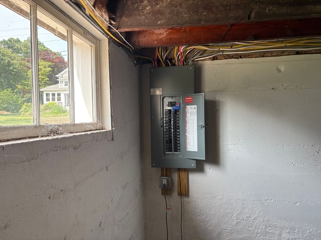 202 Lincoln ST, Seekonk, MA Photo #31