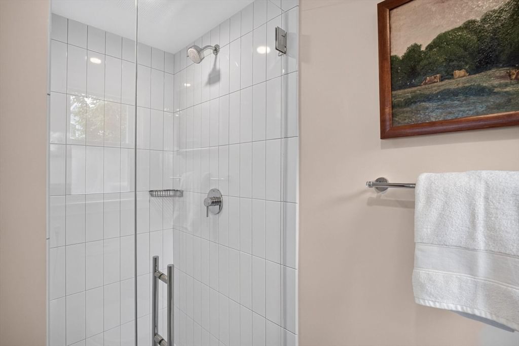 17 Carnes Lane #Unit 2 Provincetown — Photo 13 of 27