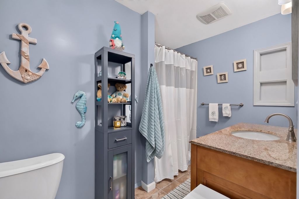 12 Clearwater Dr Plymouth — Photo 16 of 42