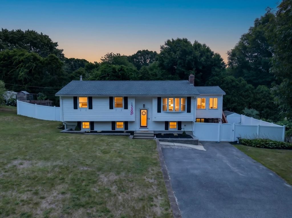 12 Clearwater Dr, Plymouth, MA, 12 Clearwater Dr, Plymouth, MA Photo #35