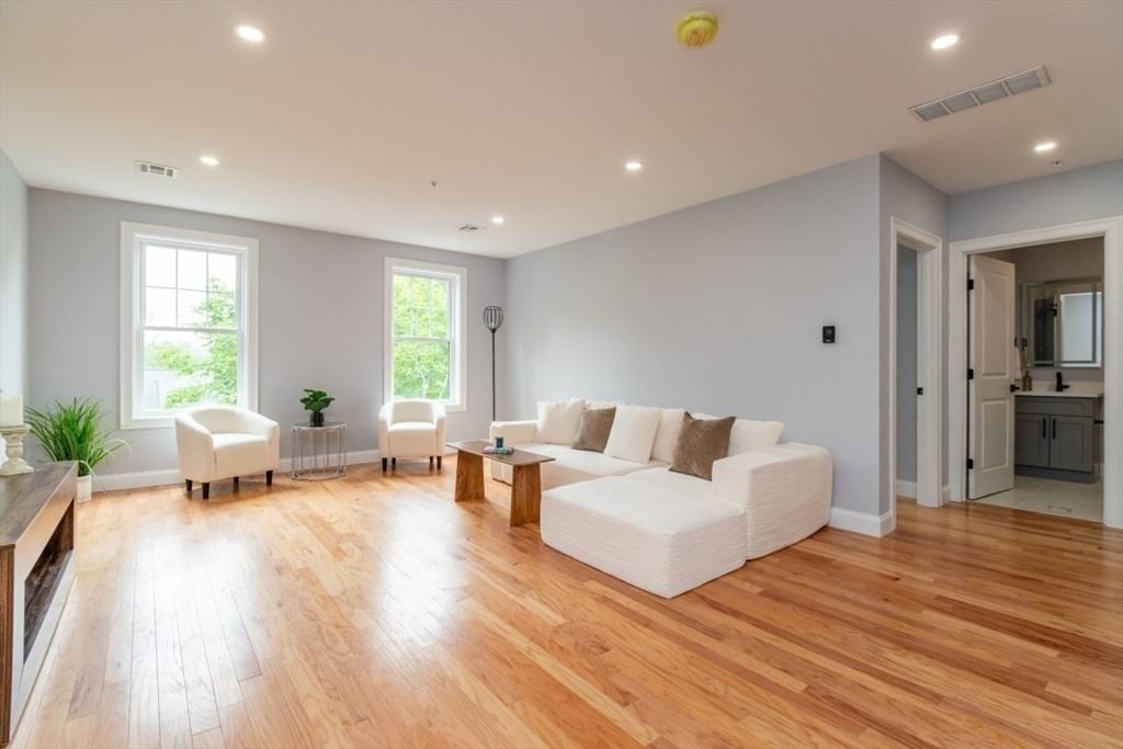 585 Washington Street #305, Quincy, MA, 585 Washington Street #305, Quincy, MA Photo #6