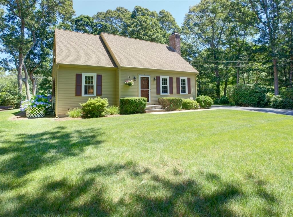Property at 47 Simmons Rd, Falmouth, MA 02536
