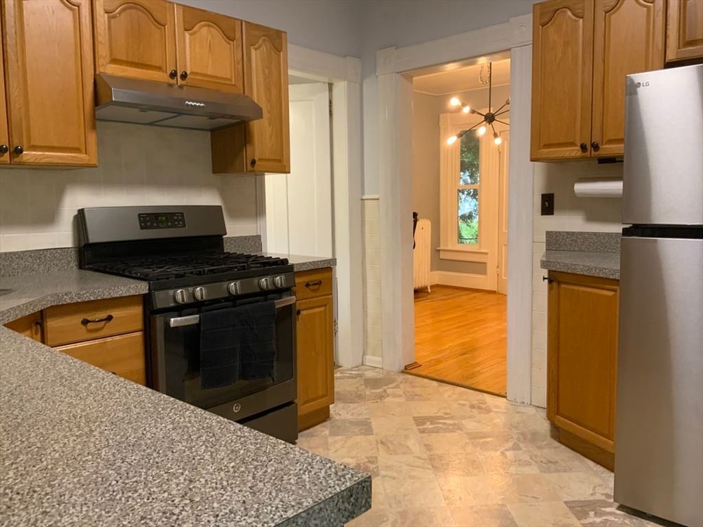 213 Locust St, Holyoke, MA, 213 Locust St, Holyoke, MA Photo #4