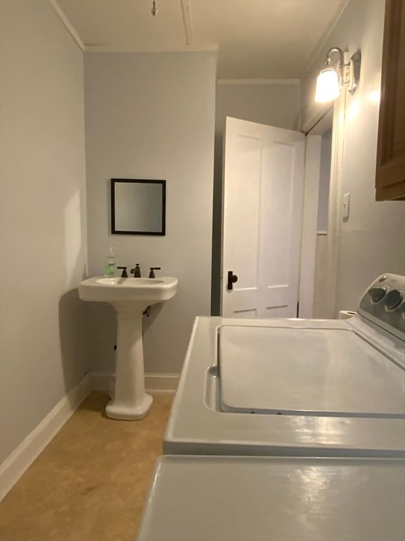 213 Locust St, Holyoke, MA, 213 Locust St, Holyoke, MA Photo #9