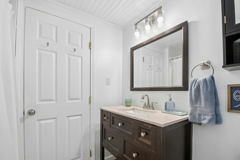 92 Union Street, West Bridgewater, MA 02379 photo 4