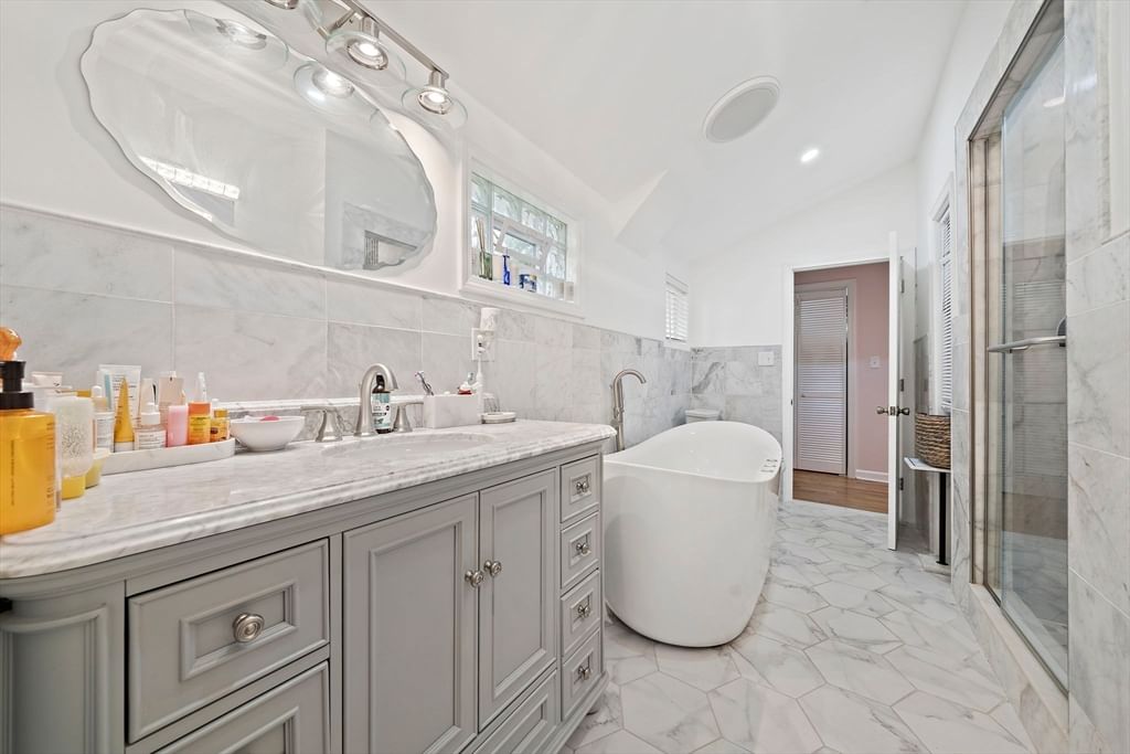 105 Cross St, Randolph, MA, 105 Cross St, Randolph, MA Photo #19
