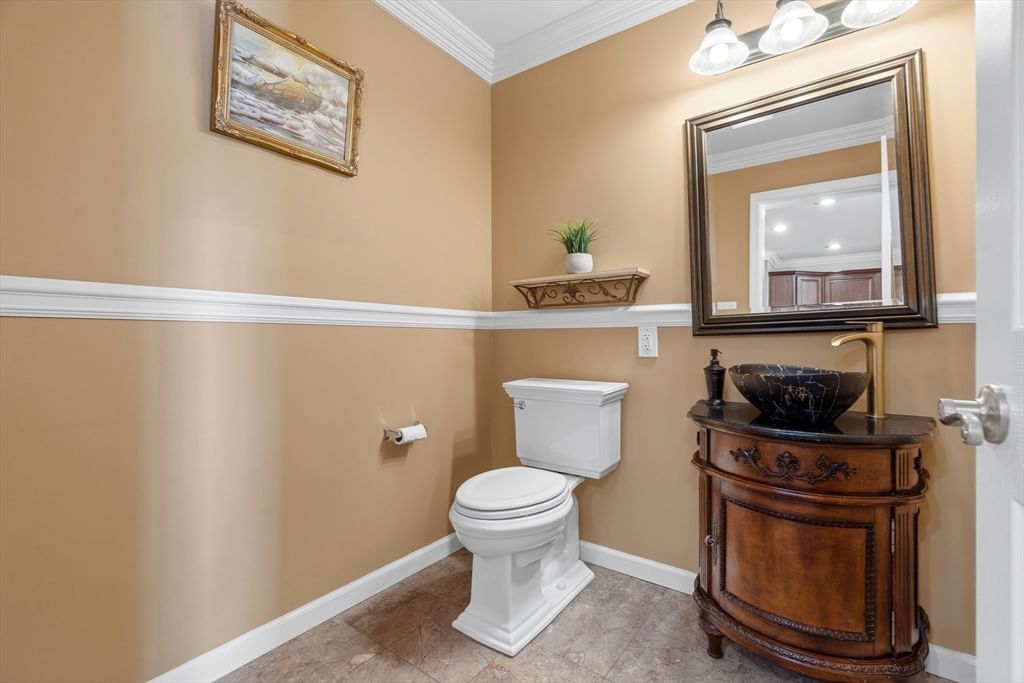 70 Gardner St Boston — Photo 11 of 41