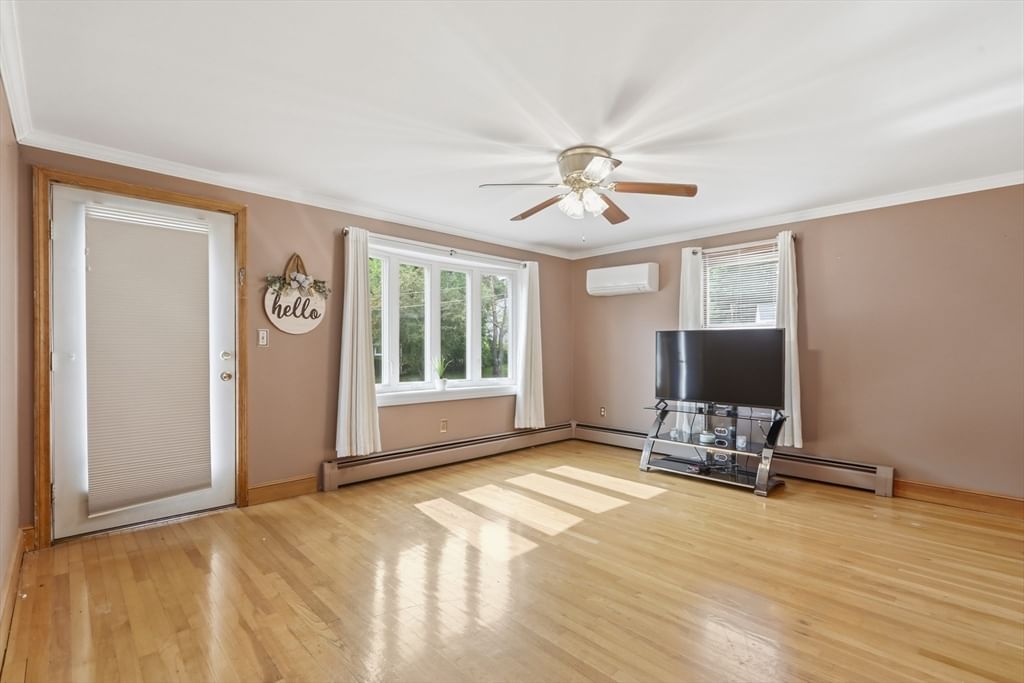 22 Monterey Drive, Methuen, MA Photo #4