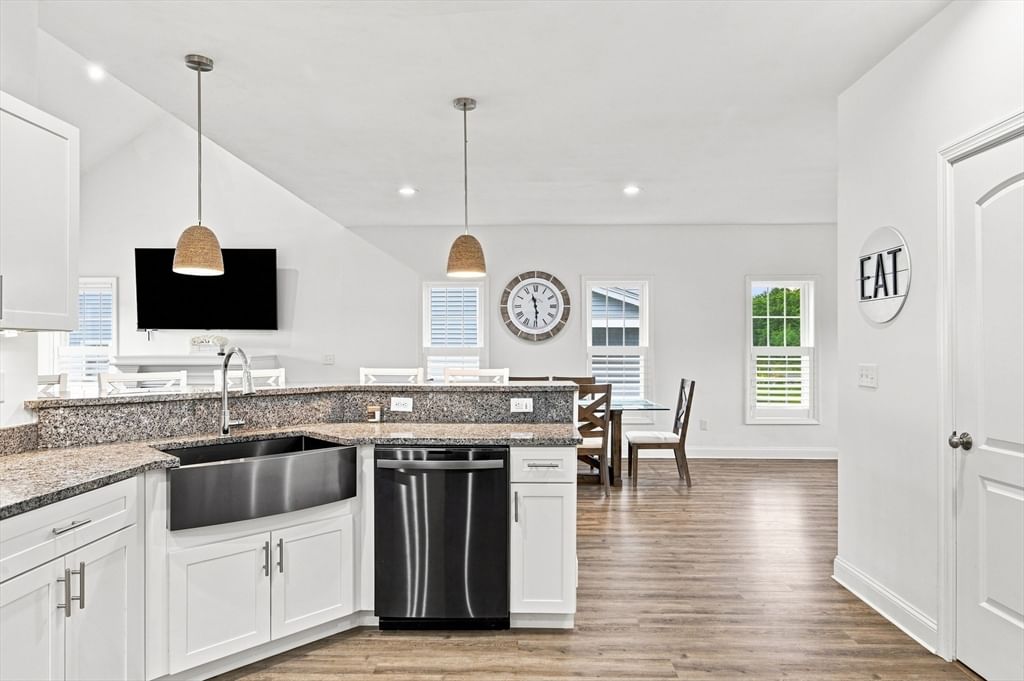 208 Crownshield Ave #208, Uxbridge, MA, 208 Crownshield Ave #208, Uxbridge, MA Photo #15