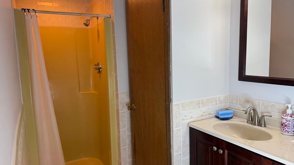 48 Badger Rd Framingham — Photo 16 of 42