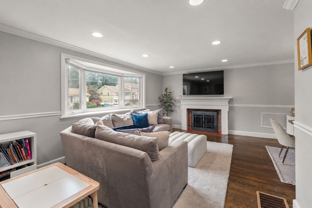 150 Woodbine Circle, Needham, MA, 150 Woodbine Circle, Needham, MA Photo #3