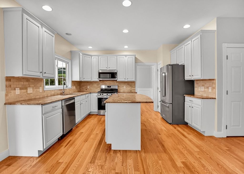 7 Whitehall Way, Bellingham, MA, 7 Whitehall Way, Bellingham, MA Photo #6