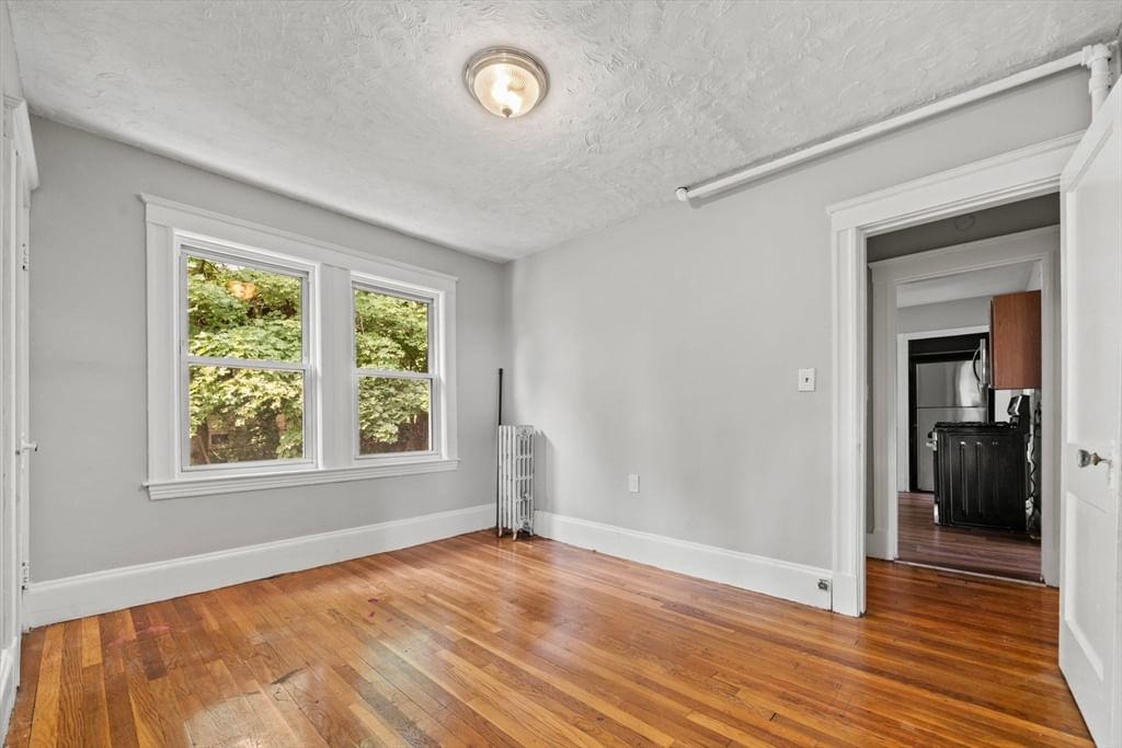 391 Poplar St Boston — Photo 11 of 16
