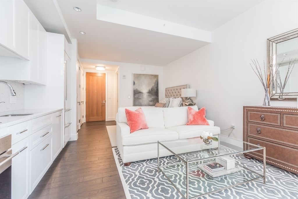 Photo of 22 Liberty Dr #2L, Boston, MA