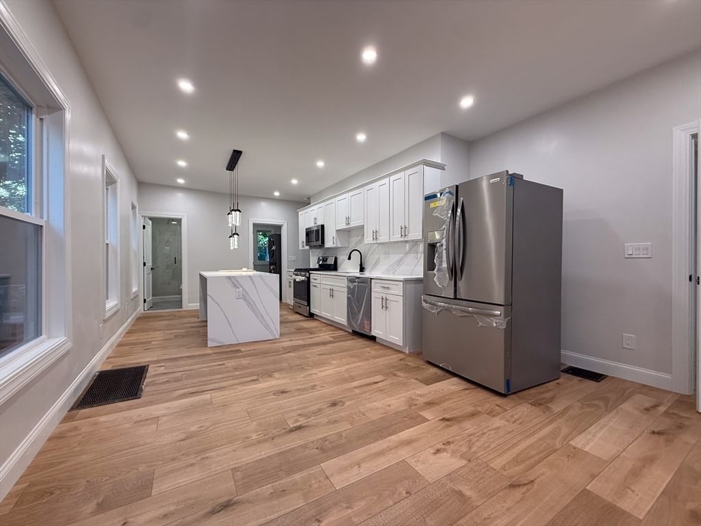 16 Willow Ave #1, Somerville, MA Photo #3