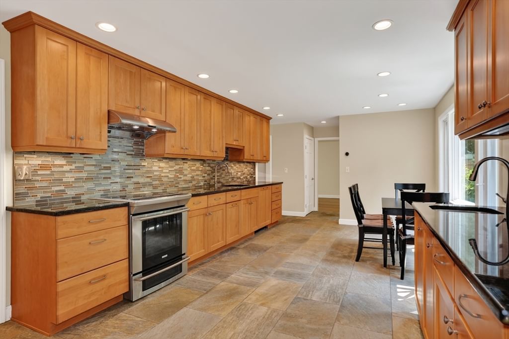 18 Harrington Rd Framingham — Photo 11 of 42