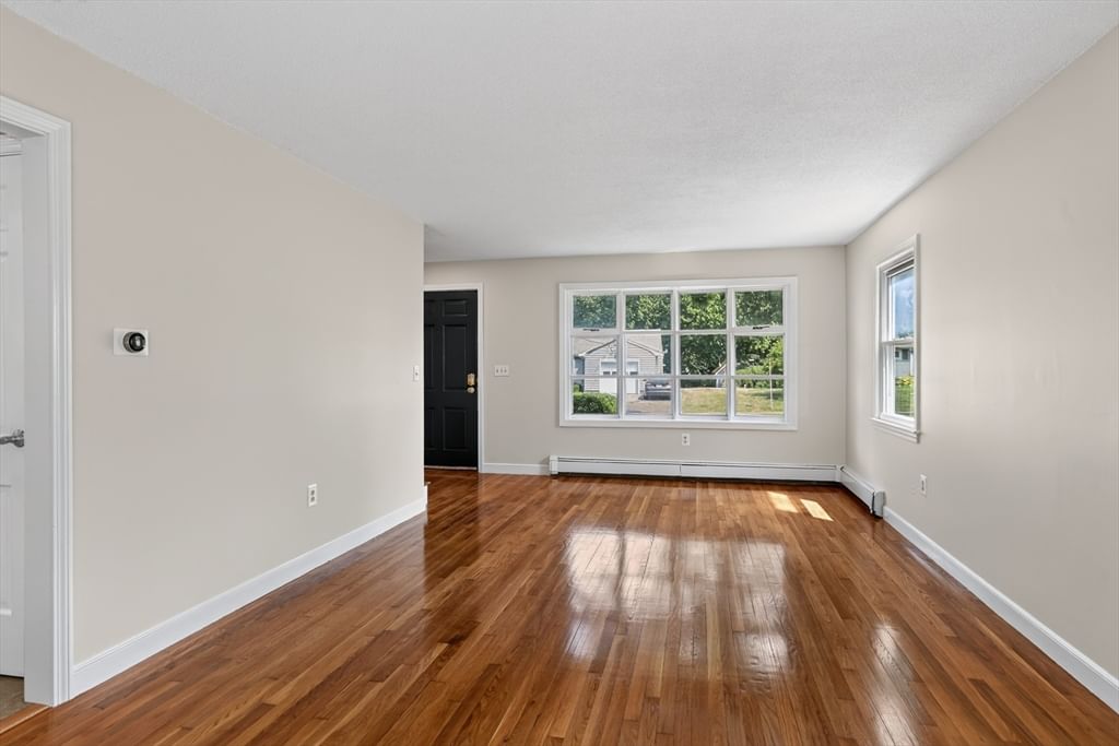 18 Harrington Rd Framingham — Photo 7 of 42