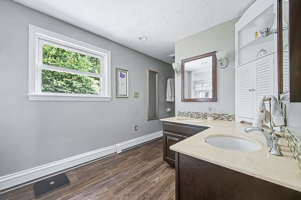 4 Dicarlo Rd, Hopkinton, MA, 4 Dicarlo Rd, Hopkinton, MA Photo #25